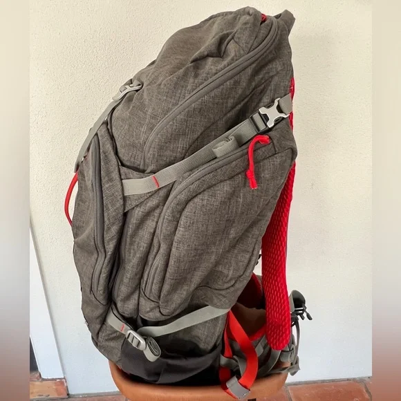 Kelty Redwing 50 Reserve Backpack - Gray and Red - Picture 5 of 13